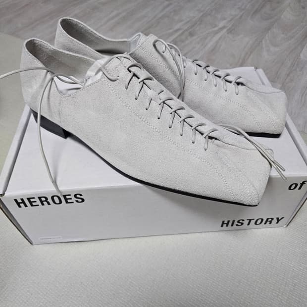 heroes of history grey square