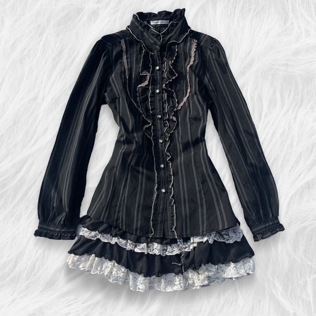 Axes femme blouse 공겜여주 로맨틱 