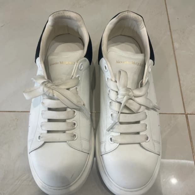 알렉산더 맥퀸 오버솔 스니커즈 화이트