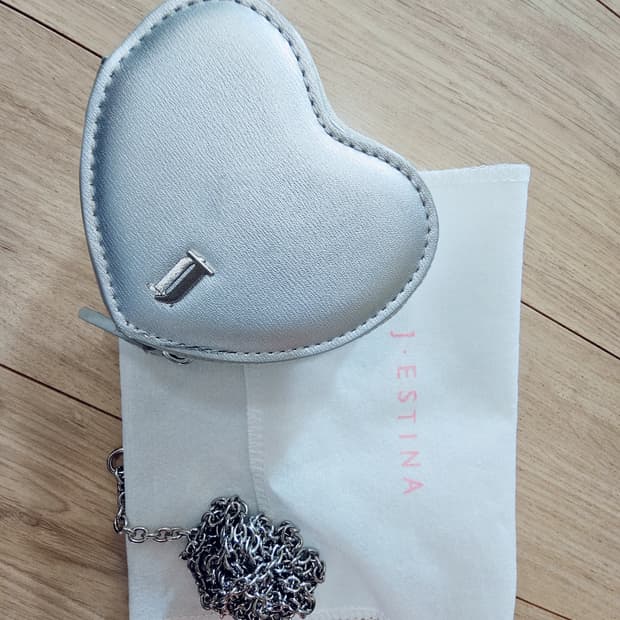 제이에스티나 하트 은색 체인 가방