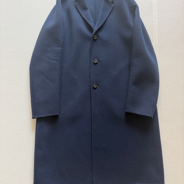 아크네 채드 네이비 48사이즈 팝니다 