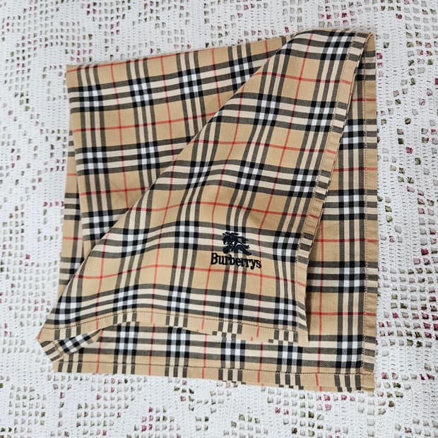 버버리(Burberrys) 클래식 노바체크 손수건