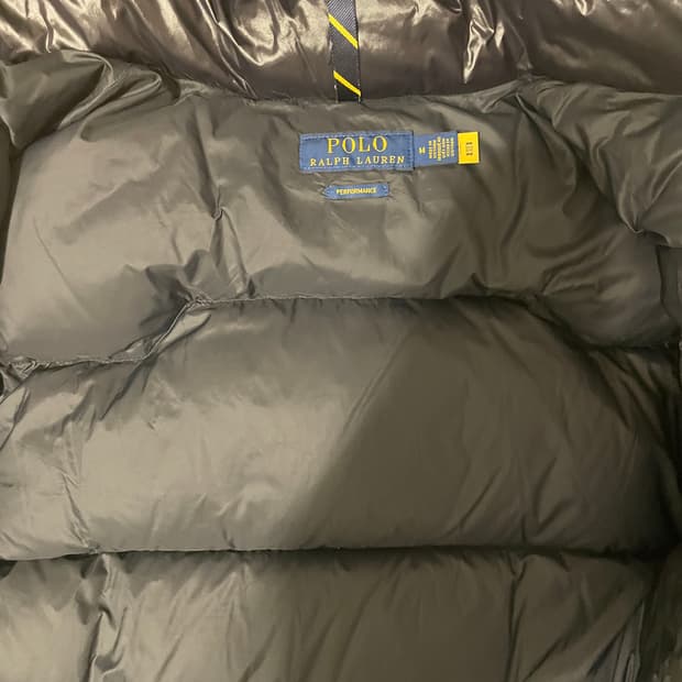 폴로 유광패딩