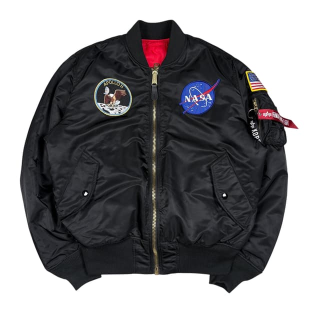 알파 인더스트리 블랙컬러 리버시블 멀티 패치 MA-1 봄버