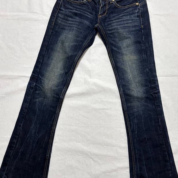 로우라이즈 부츠컷 청바지