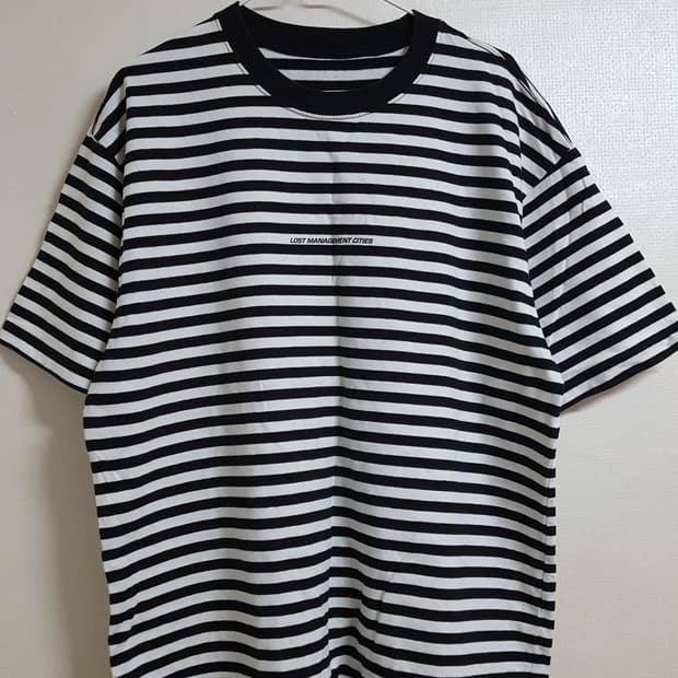 LMC 스트라이프 반팔