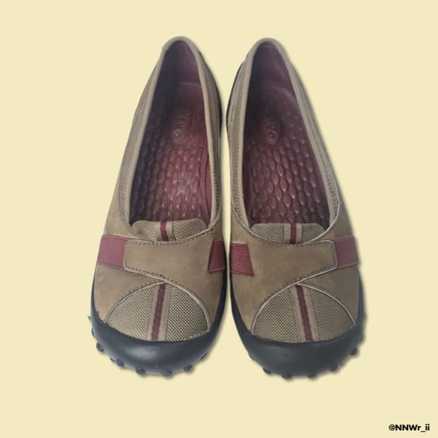 CLARKS MARY JANE BROWN