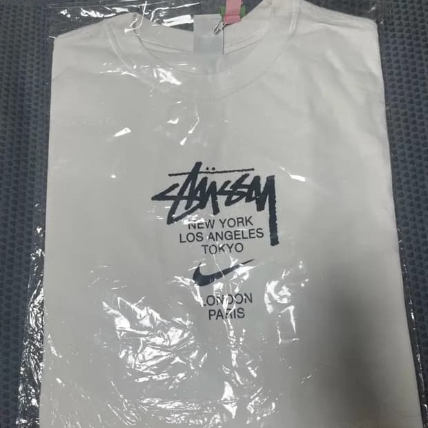 L) 나이키 스투시 월드투어 티셔츠