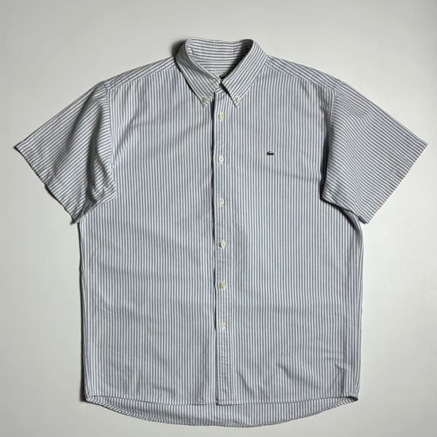 라코스테 자수 로고 스트라이프 버튼다운 반팔 셔츠 R2463