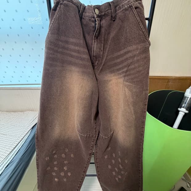 데미지 브라운 데님 팬츠데미지 브라운 데님 팬츠
