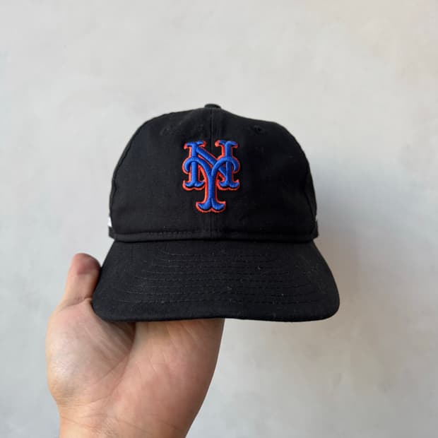 뉴에라 x 비커 볼캡