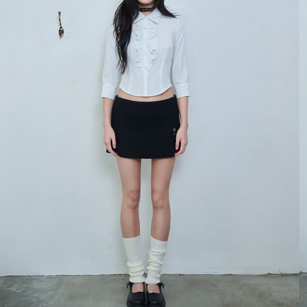 레이즈미야 NARI RUFFLE CROP SHIRT [WHITE]