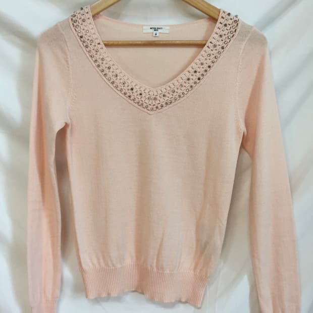 큐빅 브이넥 탑