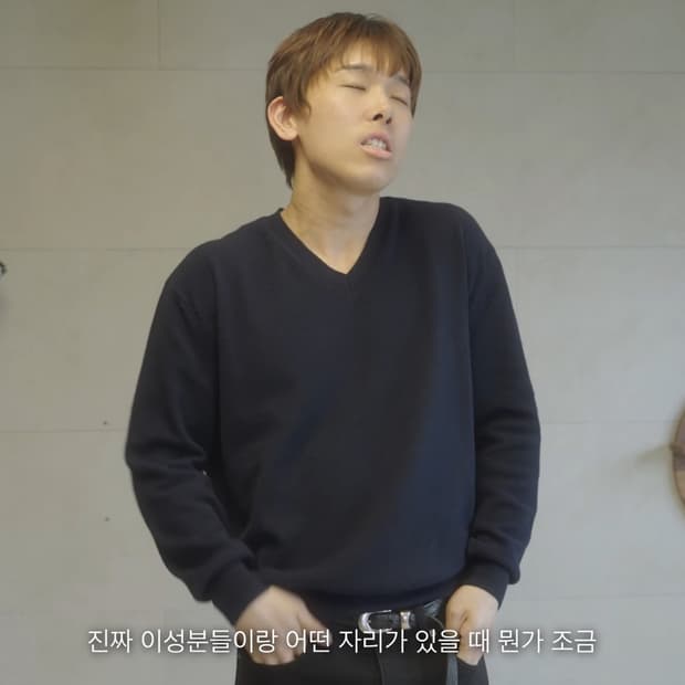 brownyard extra super fine v neck knit