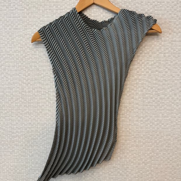 이세이미야케 젬 탑