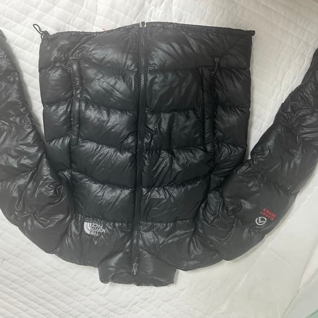 노스페이스 아콘카구아 써밋 다운 경량 패딩 자켓 블랙