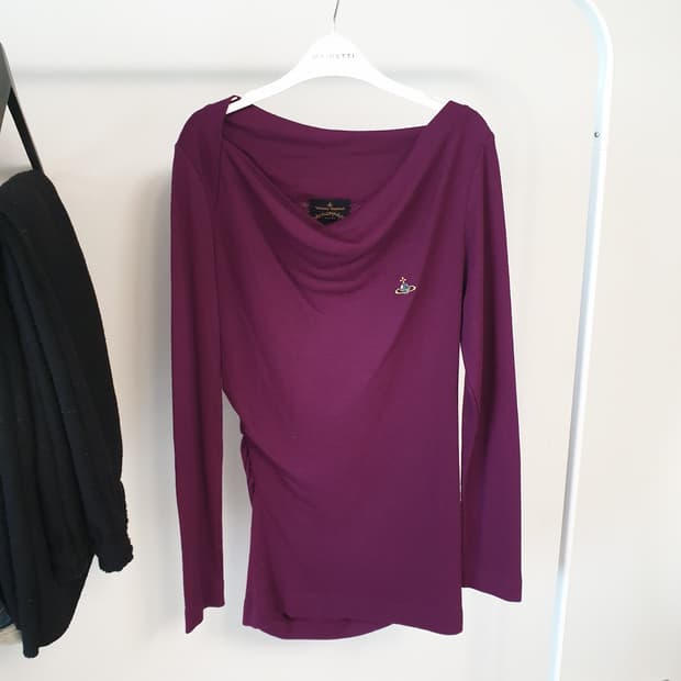 비비안웨스트우드 니트 긴팔티