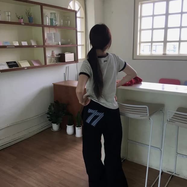 탄산마그네슘 77 아플리케 팬츠 블랙 1