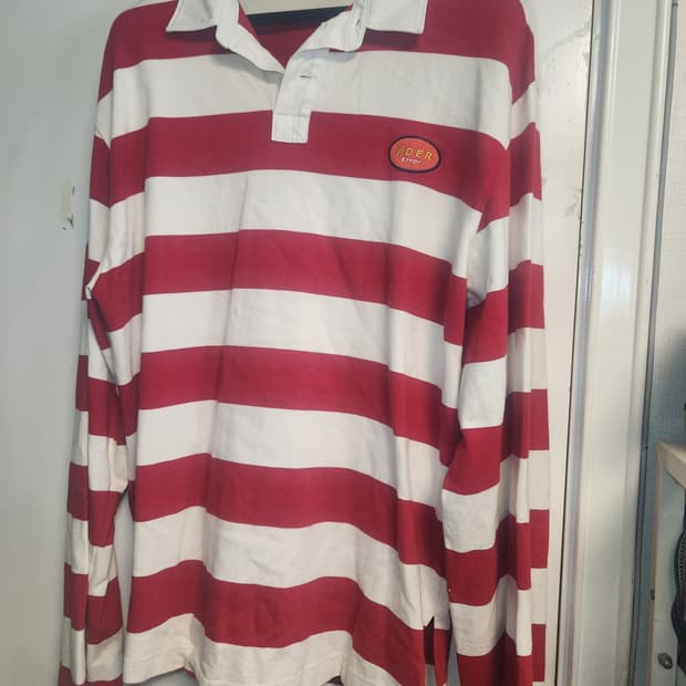 아더에러 레드 스트라이프 오버핏 럭비티 3사이즈(L~XL)