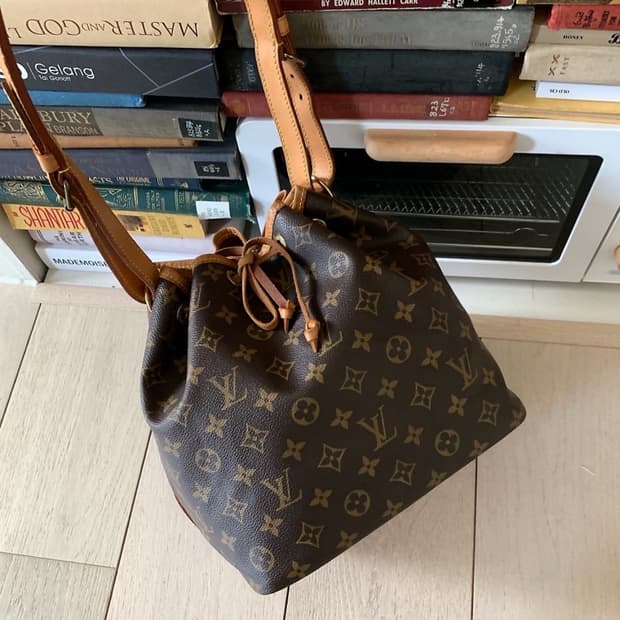 루이비통 모노그램 노에 버킷백