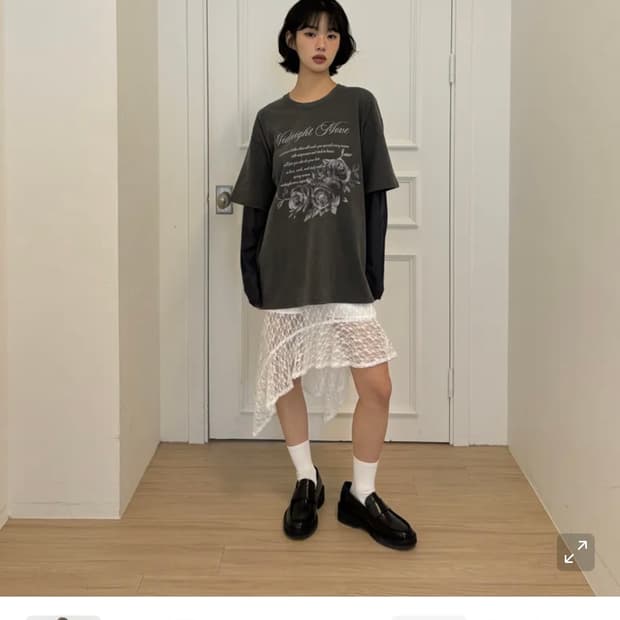  미드나잇무브 레이스 스커트 화이트