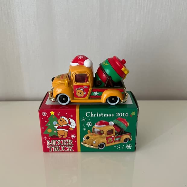 도쿄디즈니리조트 한정 2014 크리스마스 에디션 위니더푸 곰돌이푸 토미카