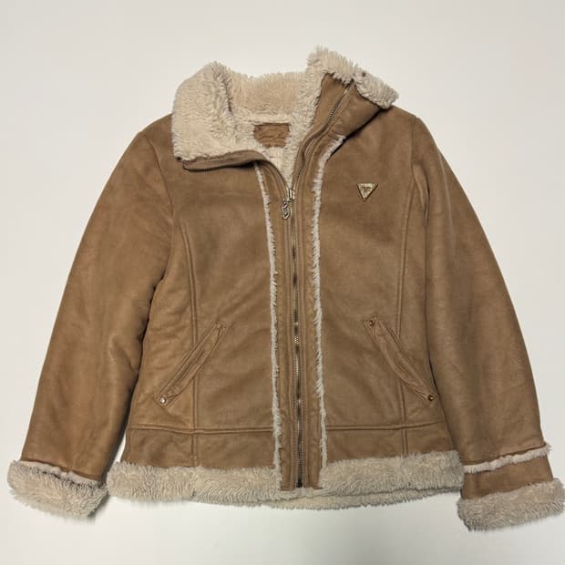 여성 게스 GUESS 뒷 스펠아웃 무스탕 자켓 S