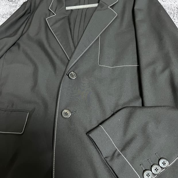 프라다 스티치 코트