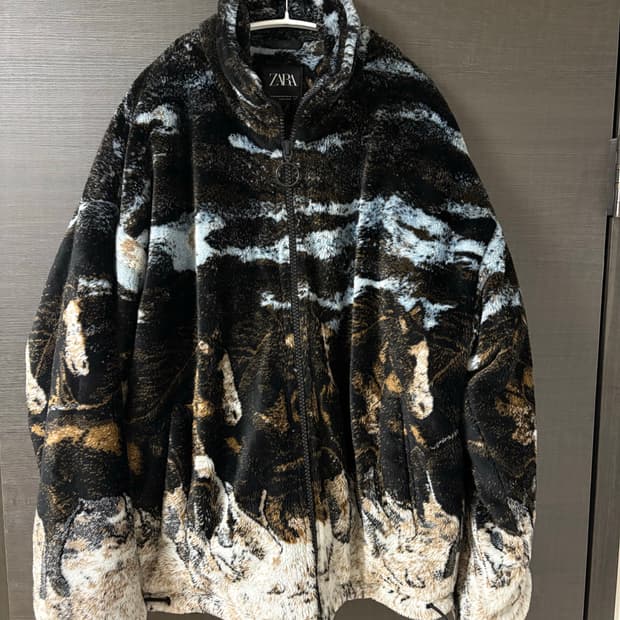 자라 퍼 홀스 프린트 플리스 자켓