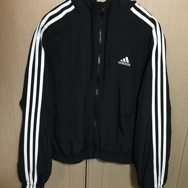 아디다스 에센셜 3S 우븐 윈드브레이커