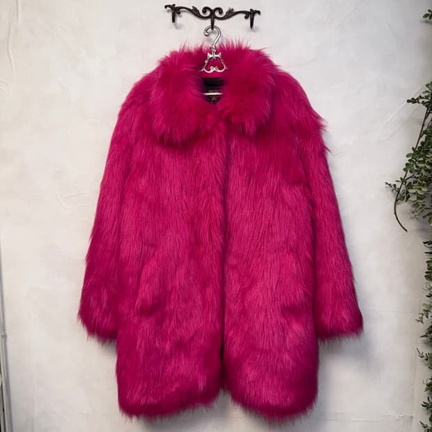 MCM hot pink faux fur coat jacket (새제품)