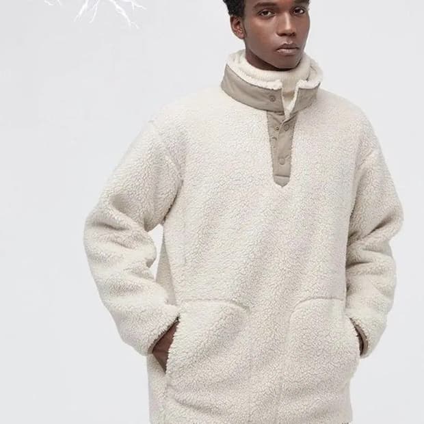 유니클로 X 화이트 마운티니어링 플리스 풀오버 아이보리