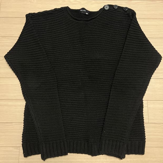 Vampire Weekend 블랙 니트 스웨터 / F 숄더 버튼 디테일
