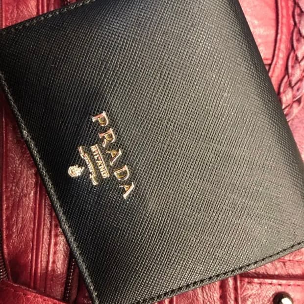 (급처)프라다 사피아노 반지갑블랙 