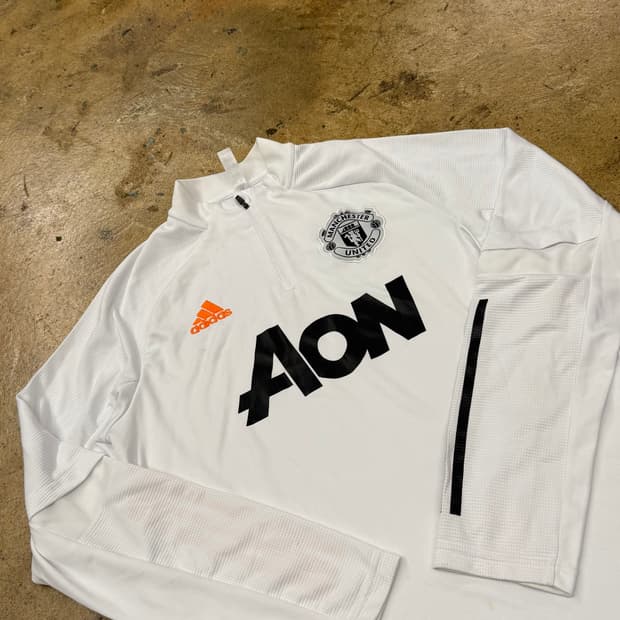 [정품/L] 아디다스 맨체스터유나이티드 트레이닝 탑 화이트 b17