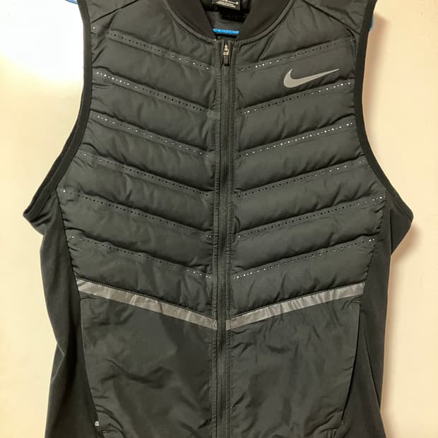 나이키 에어로로프트 패딩조끼