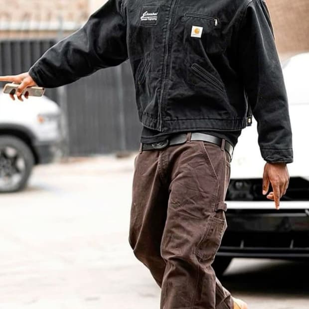 B136 칼하트 더블니 다크브라운