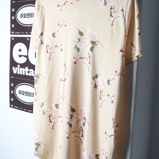 W(L-XL) 홀리스터 반팔 티셔츠 새상품 플라워 베이지-H32444