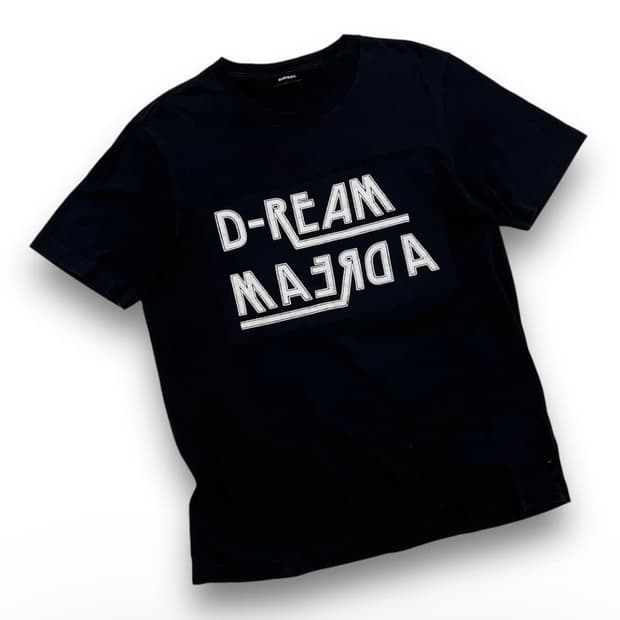 디젤 드림 메탈 아트 다크 반팔 티셔츠