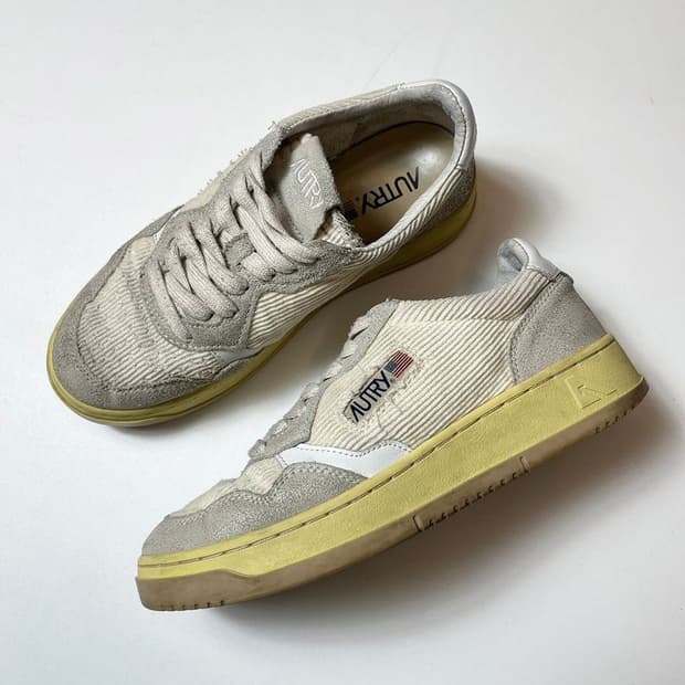 오트리 AUTRY 코듀로이 시그니처 스니커즈 Q1311