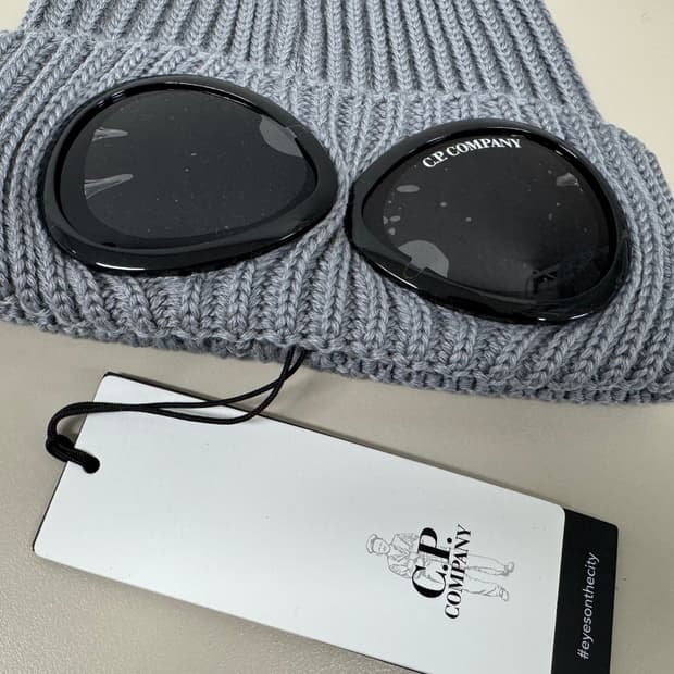 C.P. 컴퍼니 엑스트라 파인 메리노 울 고글 비니 그리핀 그레이