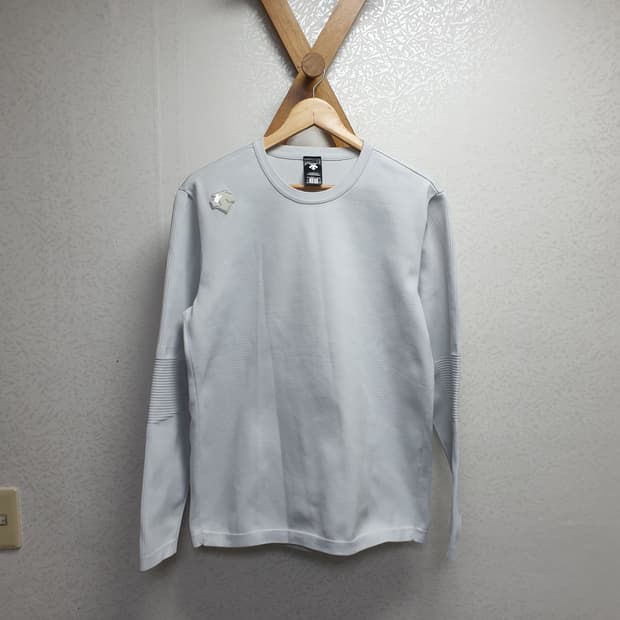 [남100] 데상트 트레이닝 기능성 긴팔티