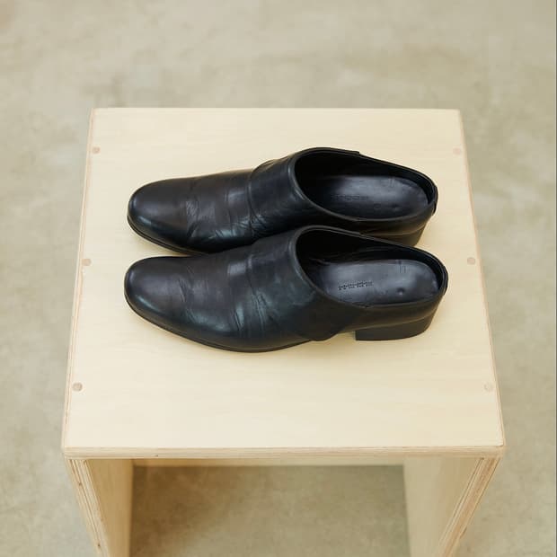 +Noir Bloafers