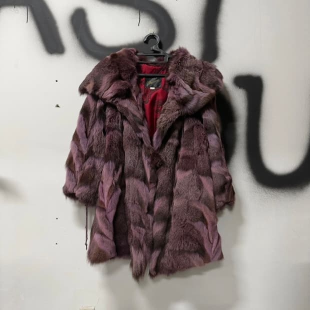 이상봉 폭스퍼 100% 마젠타 롱 퍼코트