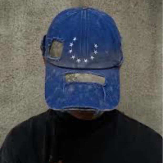 TECNINEGROUP 카모 디스트레스드 패널 스타 자수 캡