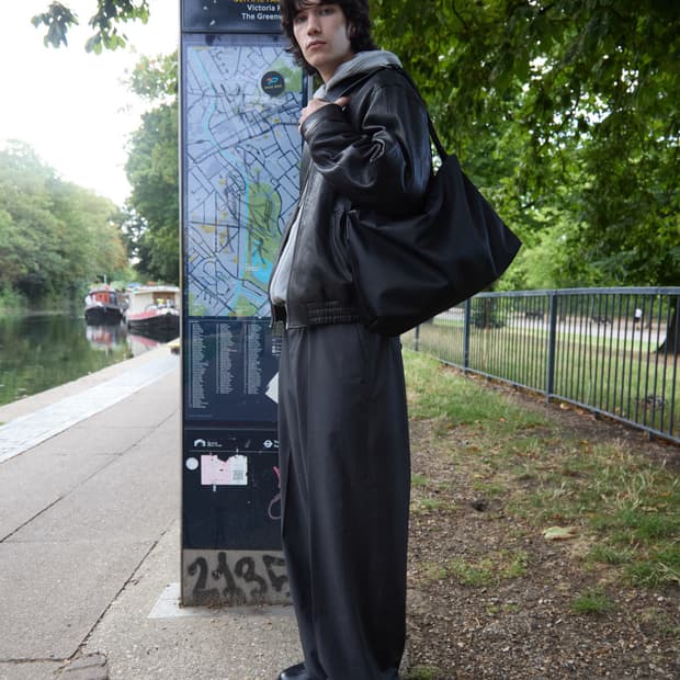 LOWCLASSIC Lc LARGE BELTED BOX BAG_BLACK