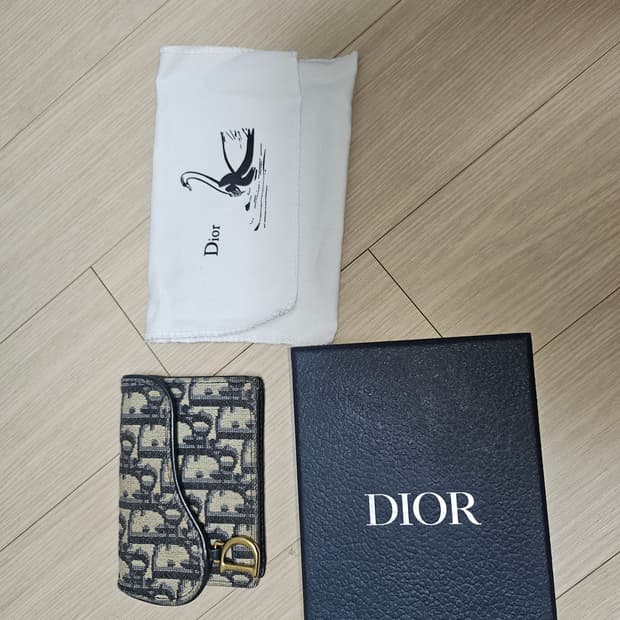 디올 새들 카드 홀더 블루 디올 오블리크 자카드