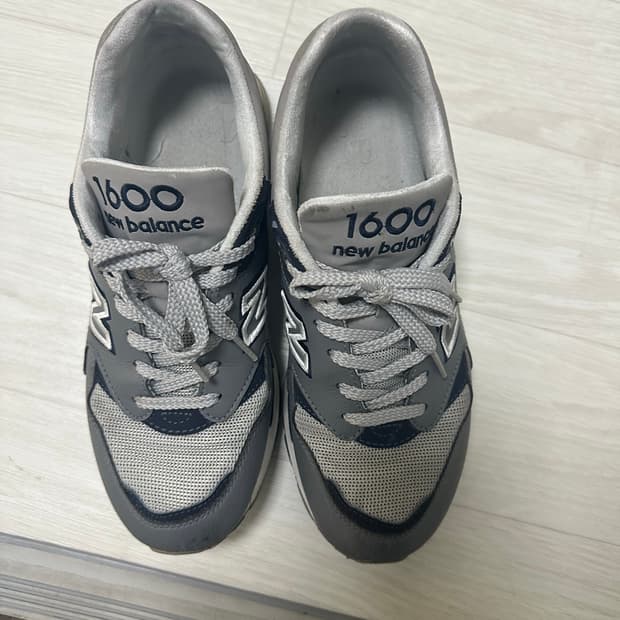 뉴발란스 1600 그레이 운동화 255