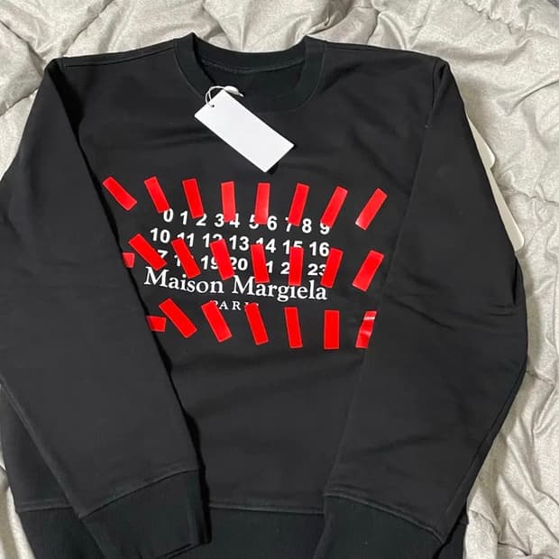 (S) 메종 마르지엘라 백 스티치 로고 맨투맨