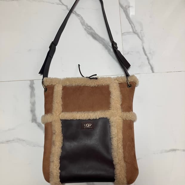 Y2K UGG 어그 크로스백 숄더백 양털가방